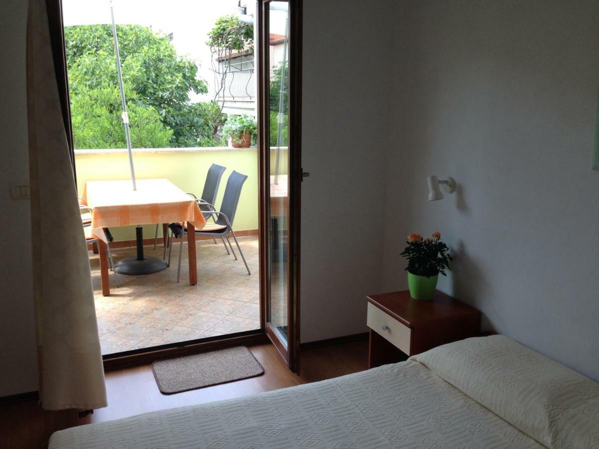 Apartment Leo โรวีน ภายนอก รูปภาพ