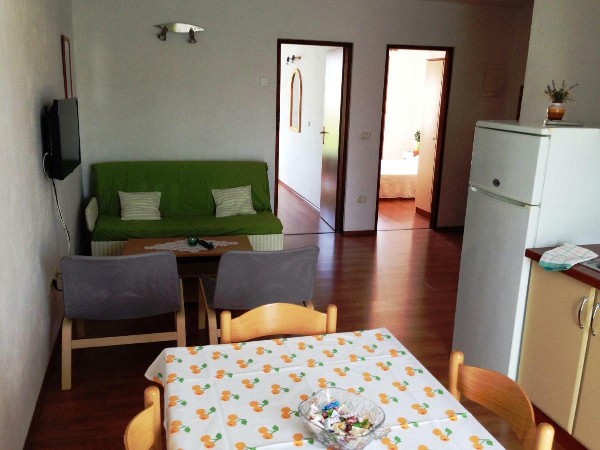 Apartment Leo โรวีน ภายนอก รูปภาพ
